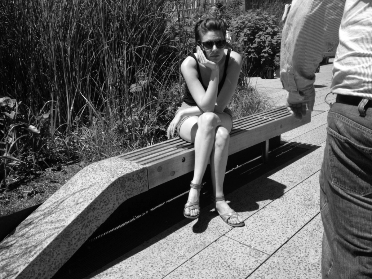 NYC2012WomanPhoneHighLine_1319